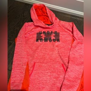 Under Armour women’s hoodie fsweatshirt size medium in excellent condition.